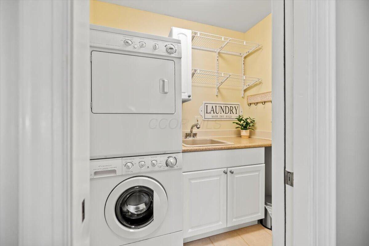 Columbus, Ohio, 43206, United States, 3 Bedrooms Bedrooms, ,4 BathroomsBathrooms,Residential,For Sale,1979603