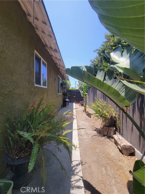Los Angeles, California, 90011, United States, 3 Bedrooms Bedrooms, ,1 BathroomBathrooms,Residential,For Sale,1872402