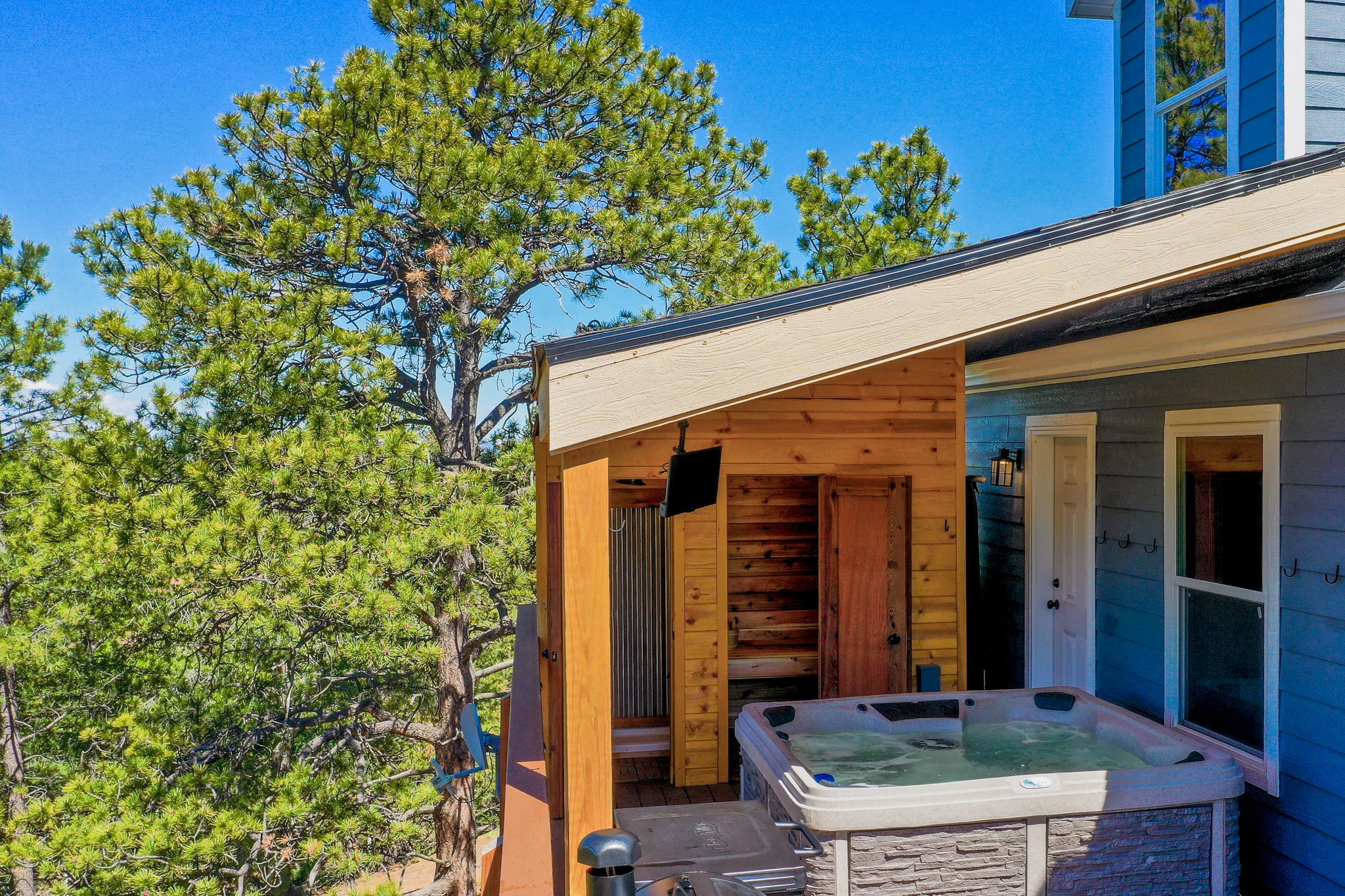 Cripple Creek, Colorado, 80813, United States, 4 Bedrooms Bedrooms, ,3 BathroomsBathrooms,Residential,For Sale,1856963