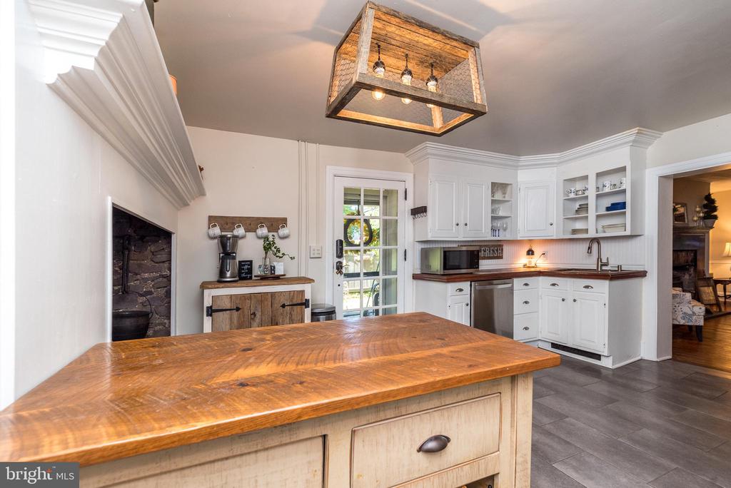 Ottsville, Pennsylvania, 18942, United States, 3 Bedrooms Bedrooms, ,3 BathroomsBathrooms,Residential,For Sale,1950550