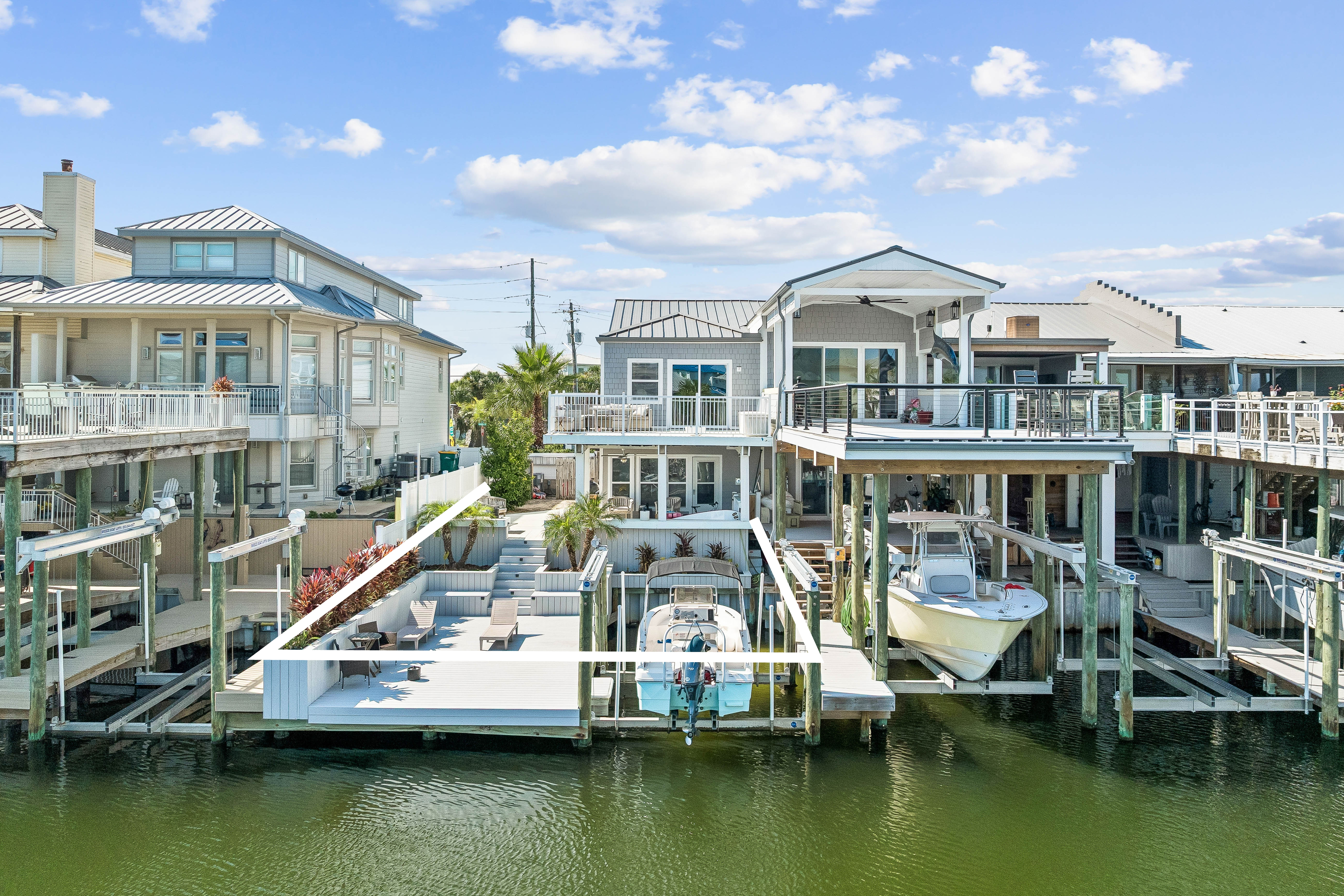  Renovated Harborfront Townhome With 40-Foot Boat Slip - 物件實景