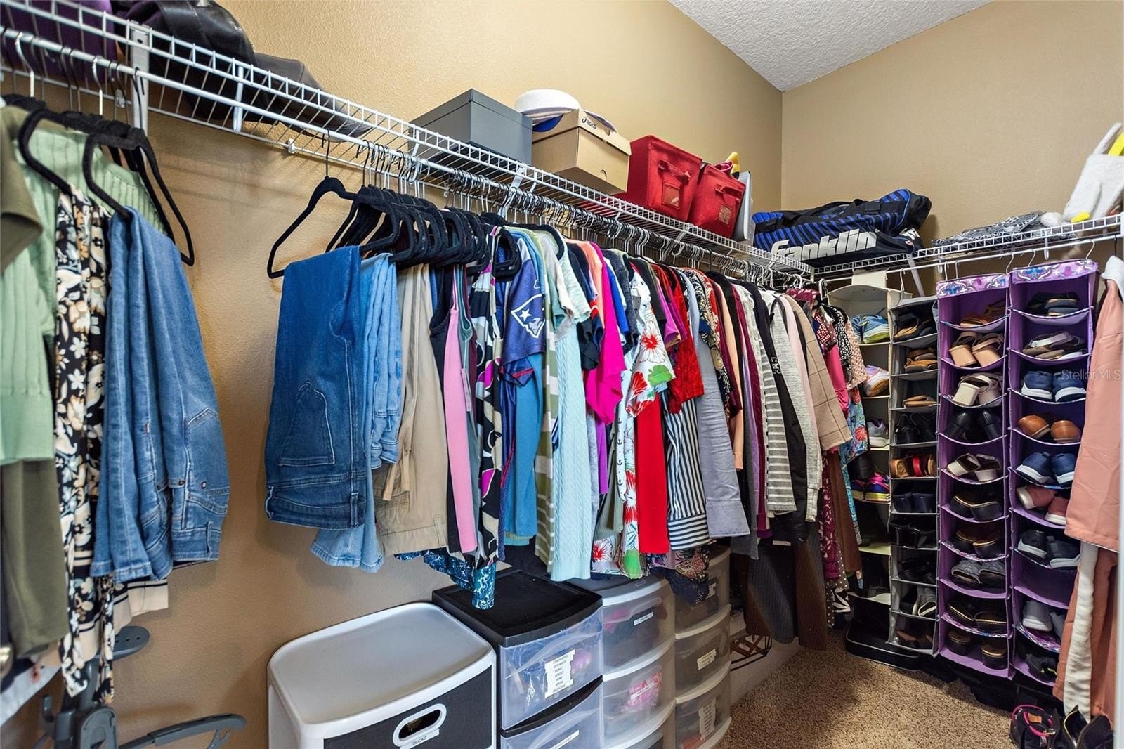 AUBURNDALE, Florida, 33823, United States, 5 Bedrooms Bedrooms, ,5 BathroomsBathrooms,Residential,For Sale,1986097