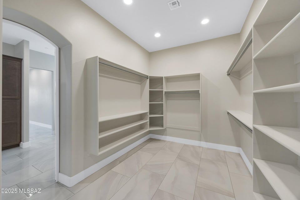 Oro Valley, Arizona, 85742, United States, 4 Bedrooms Bedrooms, ,4 BathroomsBathrooms,Residential,For Sale,1978963