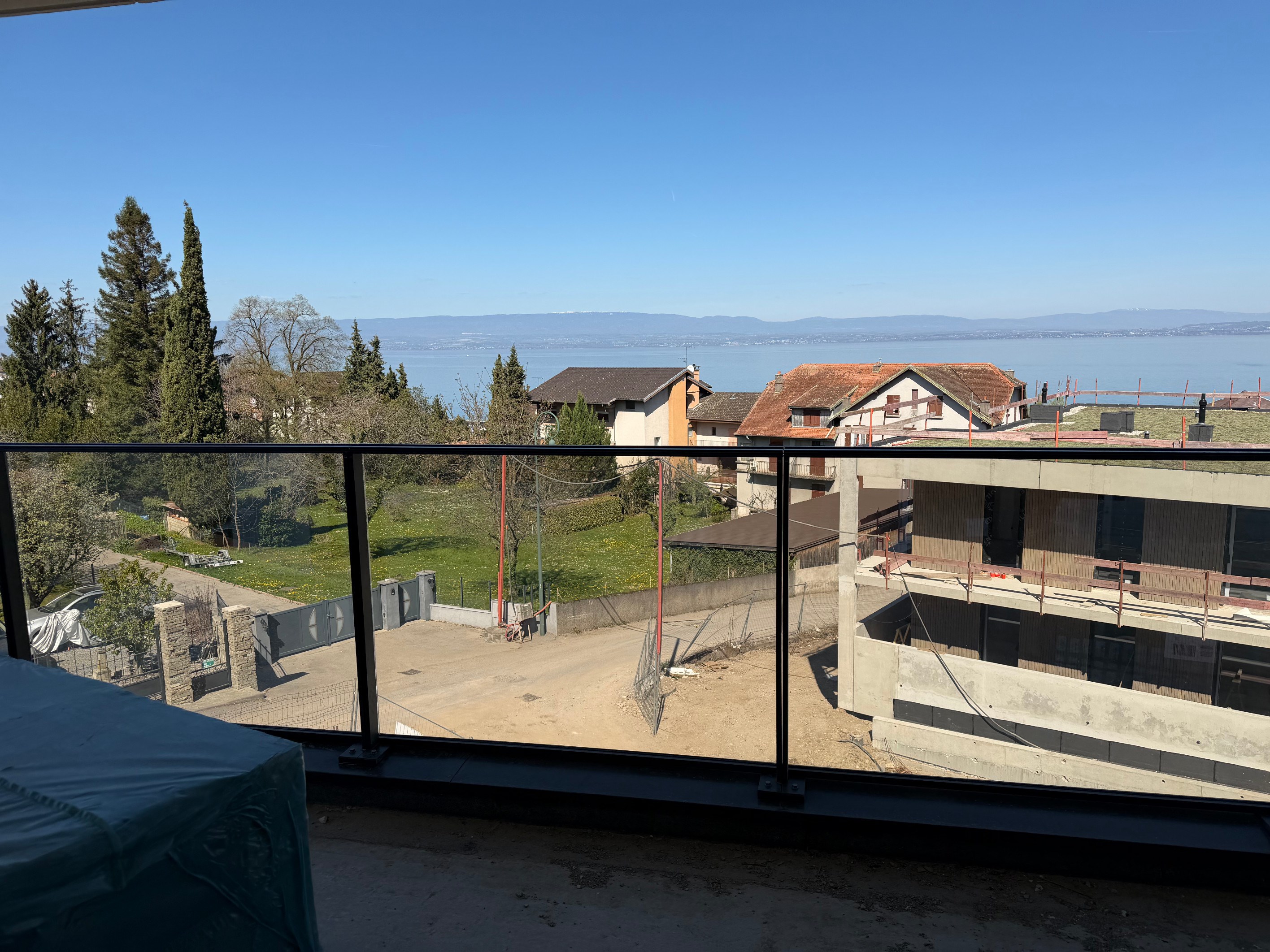  Sale PENTHOUSE WITH LAKE VIEW - 物件實景