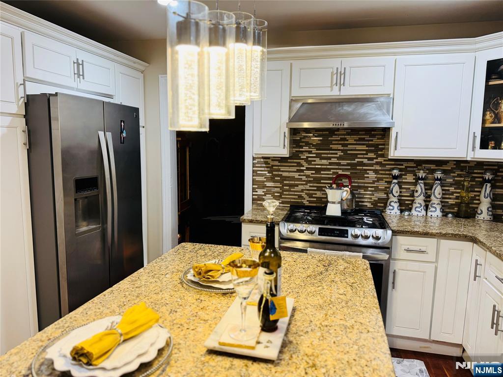 Paterson, New Jersey, 07504, United States, 4 Bedrooms Bedrooms, ,3 BathroomsBathrooms,Residential,For Sale,2001886