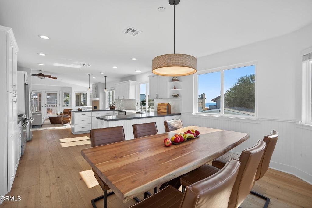 Ventura, California, 93001, United States, 4 Bedrooms Bedrooms, ,4 BathroomsBathrooms,Residential,For Sale,1975034