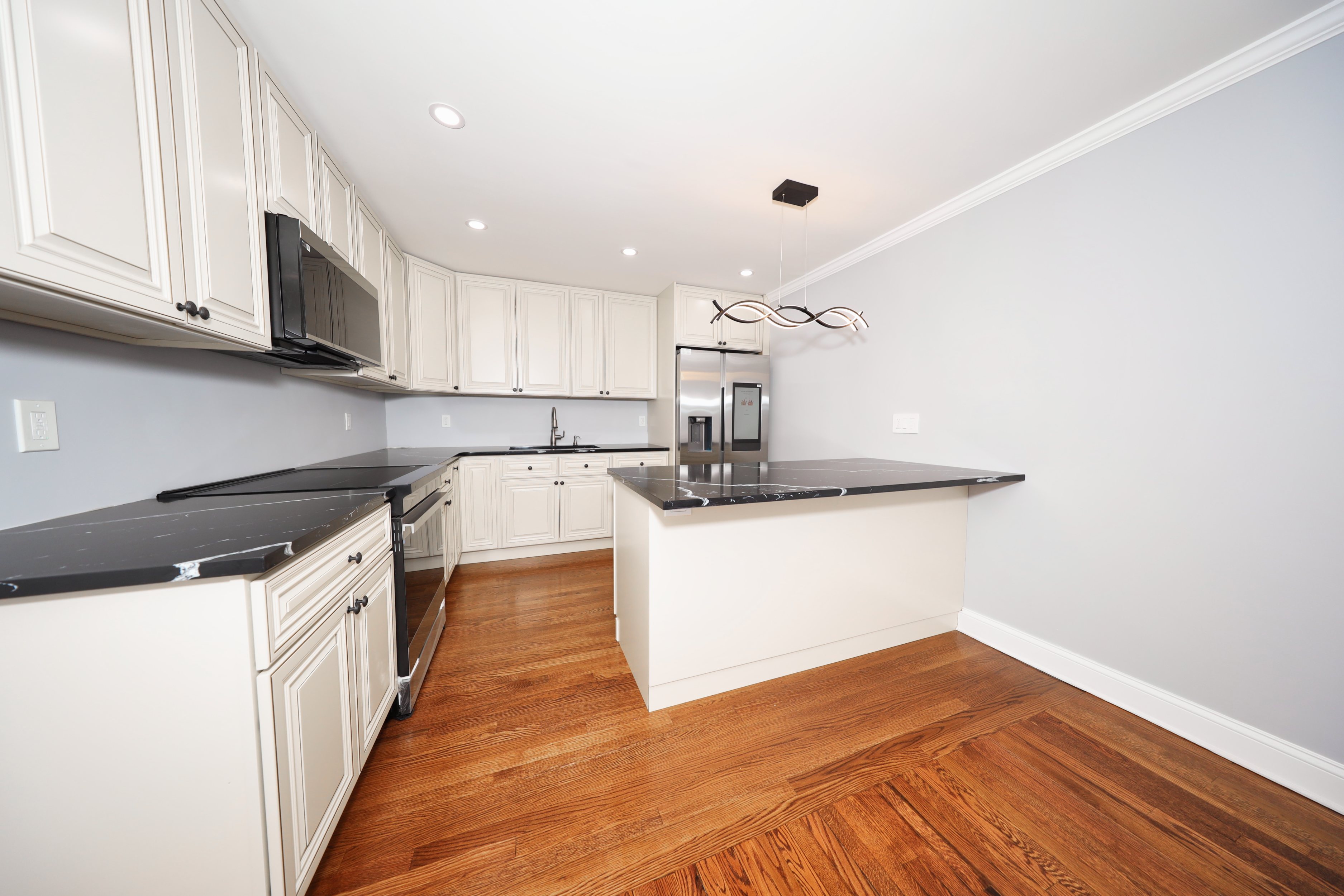 Bridgeport, Connecticut, 06606, United States, 5 Bedrooms Bedrooms, ,3 BathroomsBathrooms,Residential,For Sale,1930602