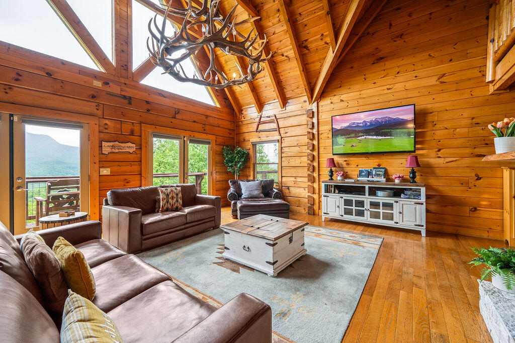 Gatlinburg, Tennessee, 37738, United States, 5 Bedrooms Bedrooms, ,6 BathroomsBathrooms,Residential,For Sale,1981295