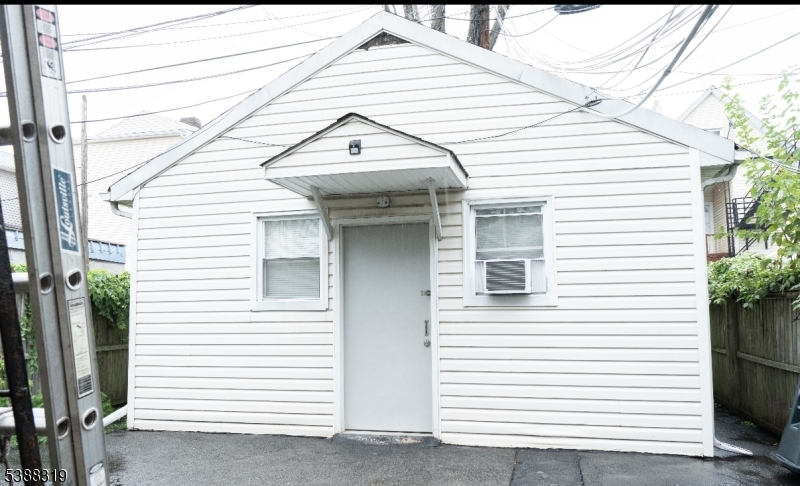 Elizabeth City, New Jersey, 07206, United States, 2 Bedrooms Bedrooms, ,3 BathroomsBathrooms,Residential,For Sale,1992844