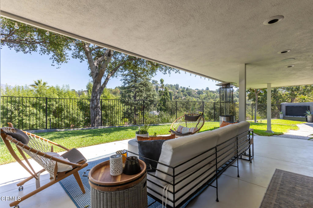 La Canada Flintridge, California, 91011, United States, 3 Bedrooms Bedrooms, ,3 BathroomsBathrooms,Residential,For Sale,1941612