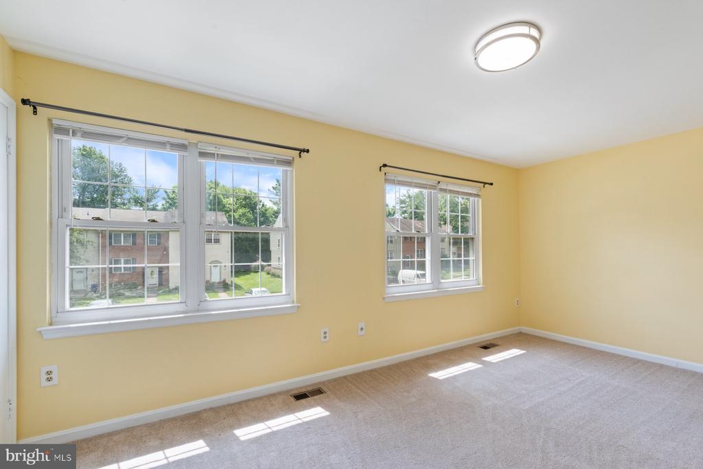 Rockville, Maryland, 20852, United States, 4 Bedrooms Bedrooms, ,4 BathroomsBathrooms,Residential,For Sale,1916260
