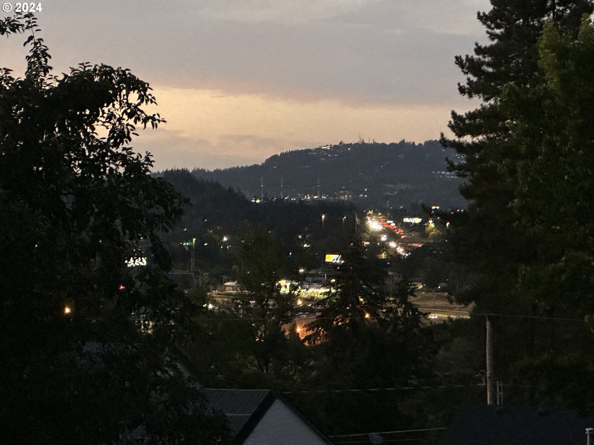Oregoncity, Oregon, 97045, United States, 3 Bedrooms Bedrooms, ,2 BathroomsBathrooms,Residential,For Sale,1879834