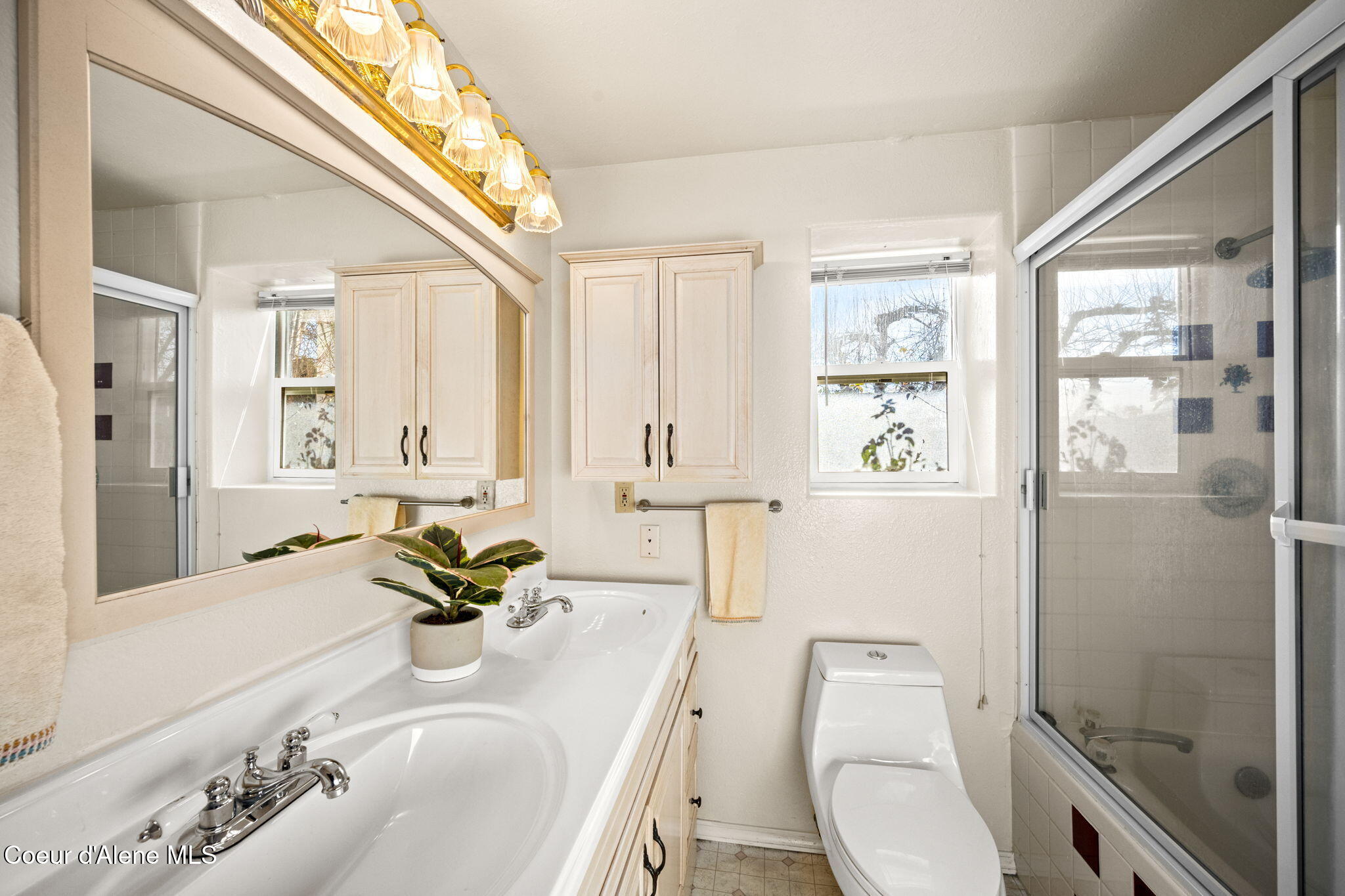 Rathdrum, Idaho, 83858, United States, 4 Bedrooms Bedrooms, ,3 BathroomsBathrooms,Residential,For Sale,2011357