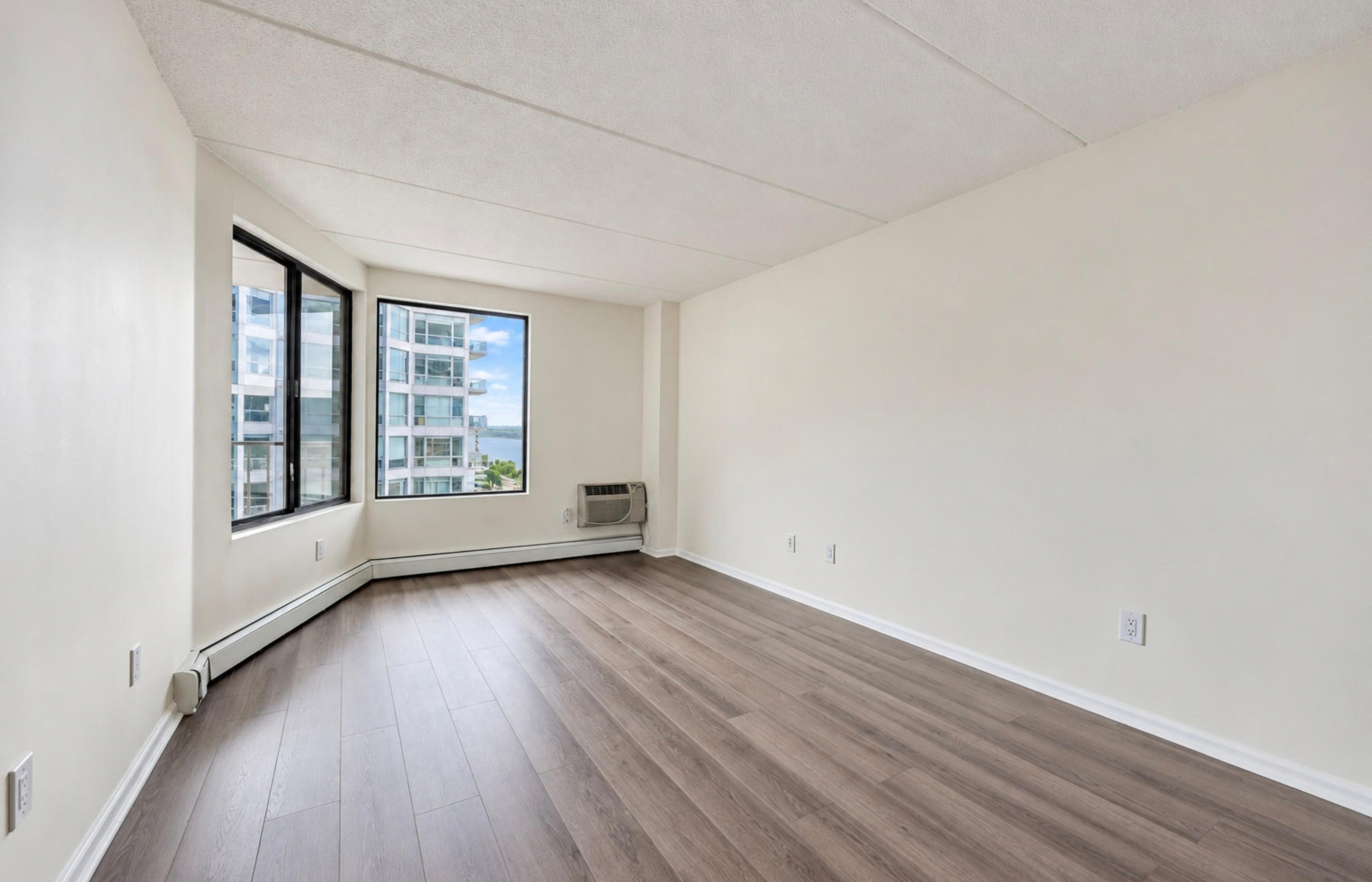  1155 Warburton Avenue - 物件實景