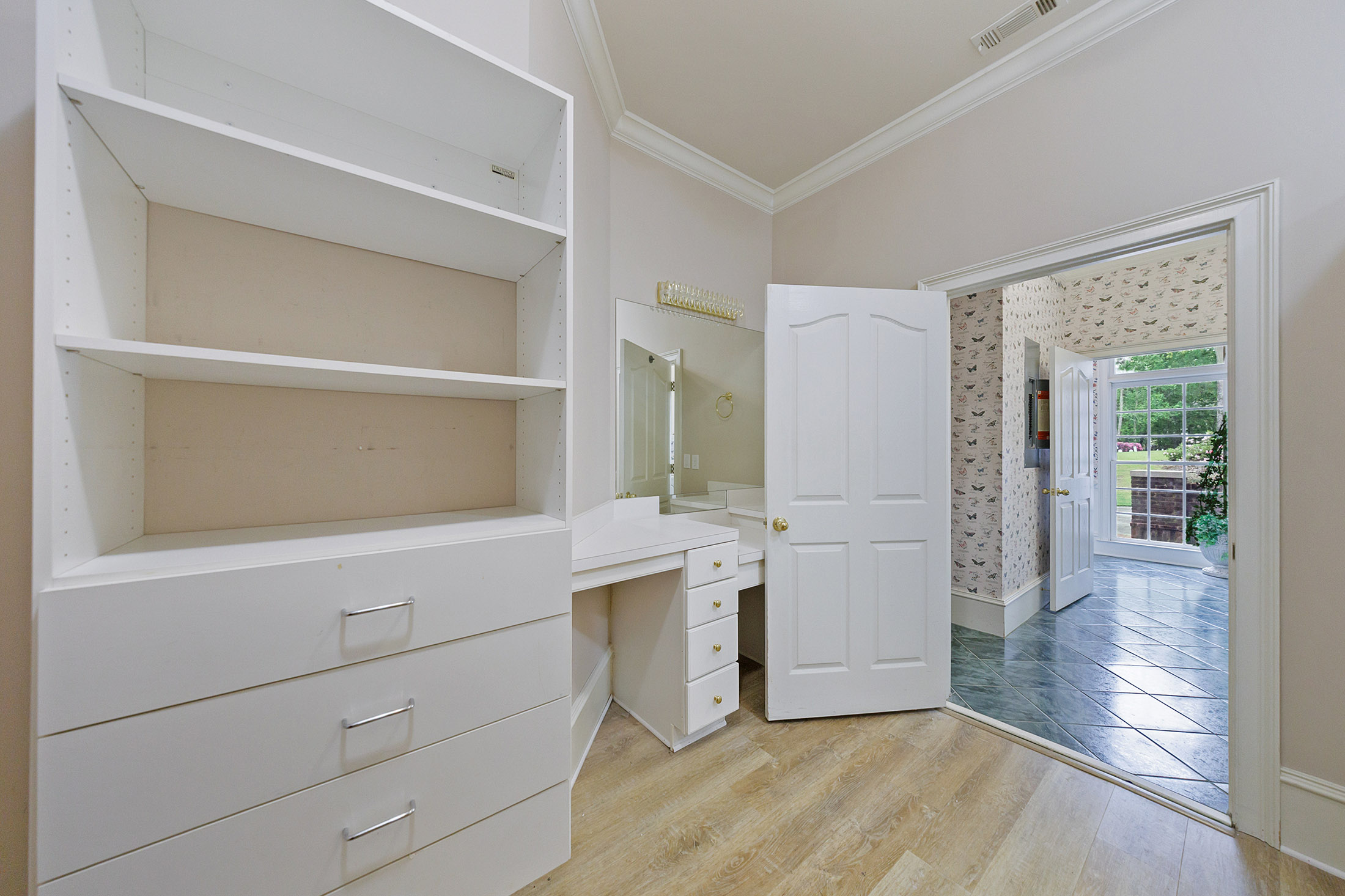  A Rare Opportunity to Own a Developer-Designed Lakefront Estate - 物件實景