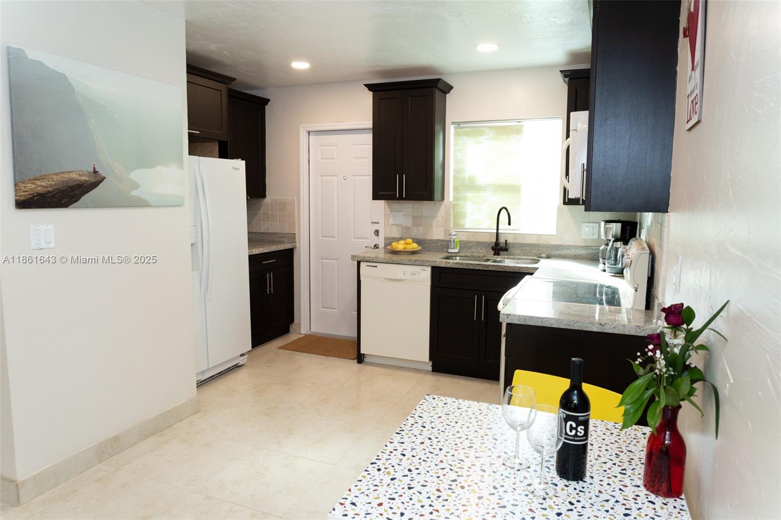 Dania Beach, Florida, 33004, United States, 3 Bedrooms Bedrooms, ,2 BathroomsBathrooms,Residential,For Sale,1926458