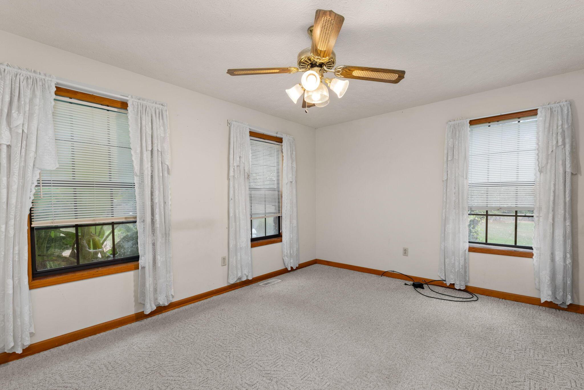 Reagan, Tennessee, 38368, United States, 6 Bedrooms Bedrooms, ,5 BathroomsBathrooms,Residential,For Sale,1927182