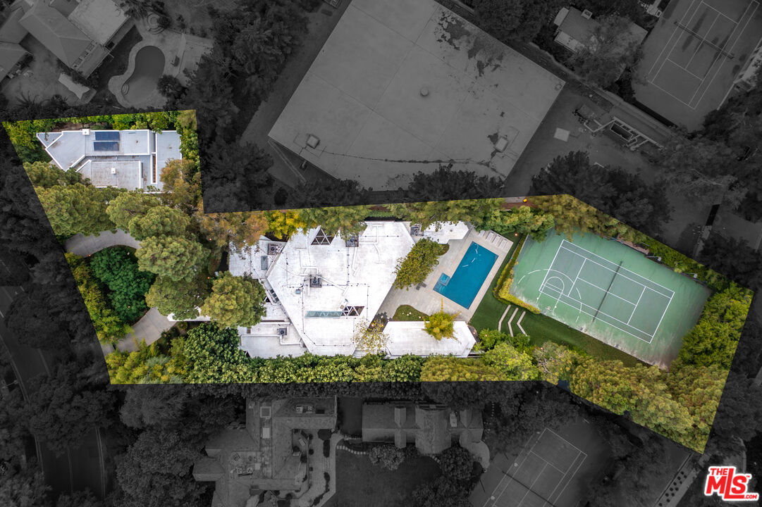 Beverly Hills, California, 90210, United States, 7 Bedrooms Bedrooms, ,2 BathroomsBathrooms,Residential,For Sale,1896171