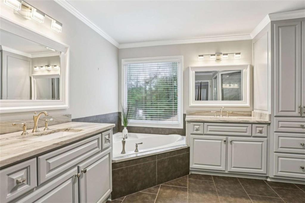 Cumming, Georgia, 30040, United States, 5 Bedrooms Bedrooms, ,4 BathroomsBathrooms,Residential,For Sale,2042471