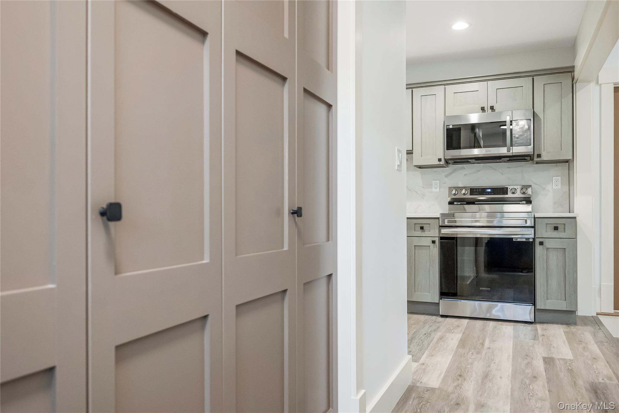 Miller Place, New York, 11764, United States, 4 Bedrooms Bedrooms, ,4 BathroomsBathrooms,Residential,For Sale,1902062