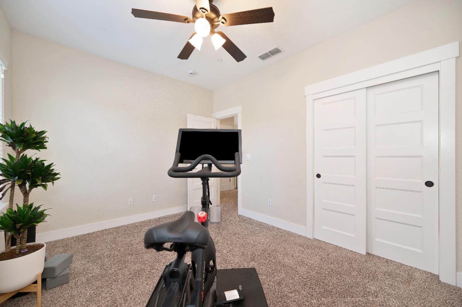 Sacramento, California, 95818, United States, 3 Bedrooms Bedrooms, ,3 BathroomsBathrooms,Residential,For Sale,1988052