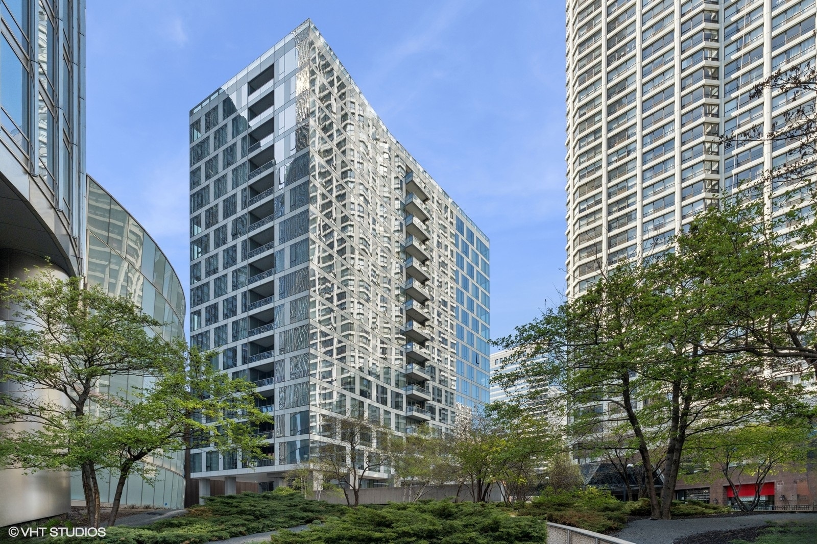 Chicago, Illinois, 60611, United States, 3 Bedrooms Bedrooms, ,4 BathroomsBathrooms,Residential,For Sale,1903791