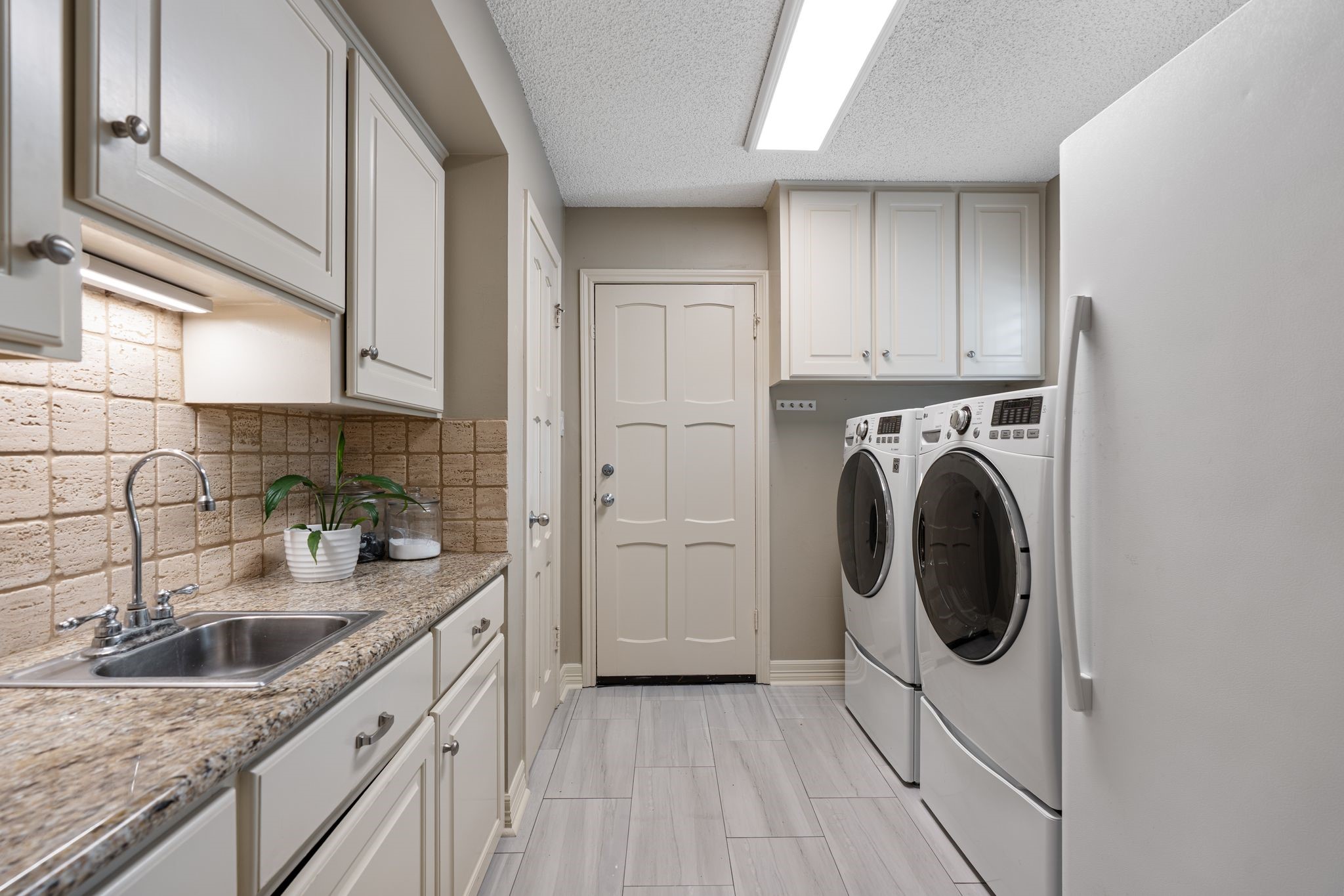  13702 Alchester Lane - 物件實景