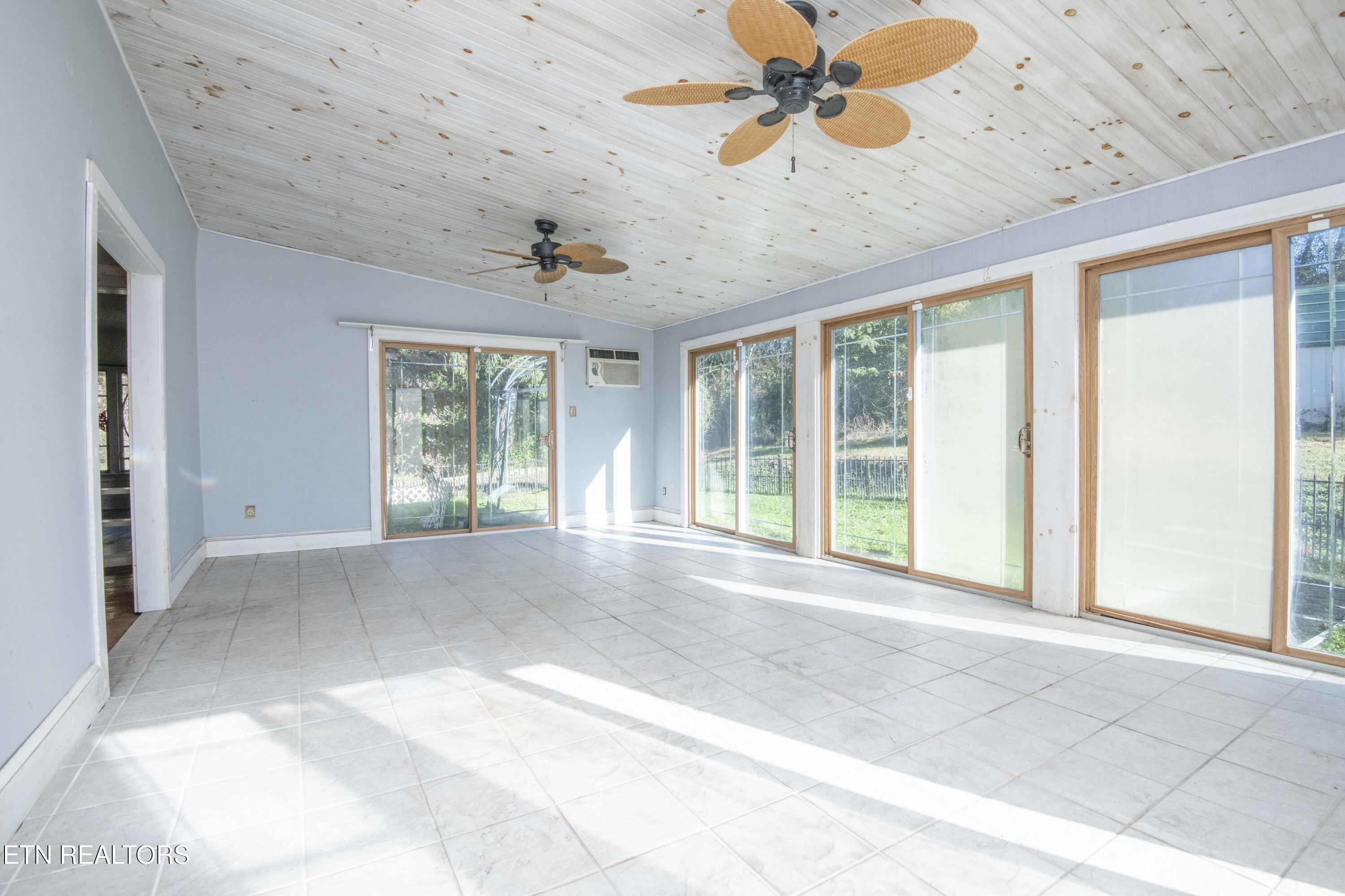 Rockford, Tennessee, 37853, United States, 3 Bedrooms Bedrooms, ,3 BathroomsBathrooms,Residential,For Sale,1984254