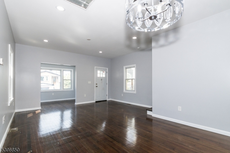 Linden City, New Jersey, 07036, United States, 3 Bedrooms Bedrooms, ,2 BathroomsBathrooms,Residential,For Sale,1991608