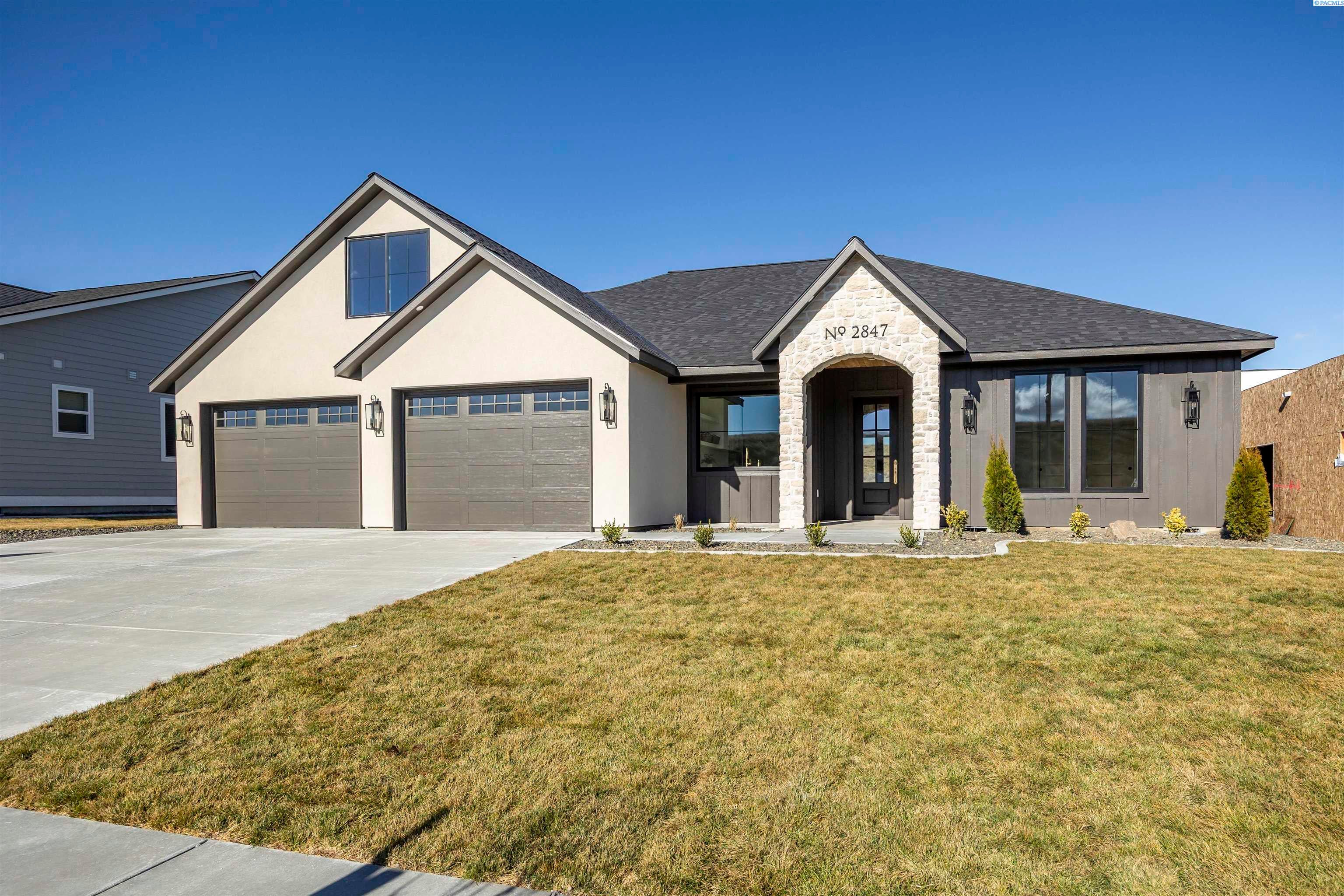 Richland, Washington, 99352, United States, 4 Bedrooms Bedrooms, ,3 BathroomsBathrooms,Residential,For Sale,2021768