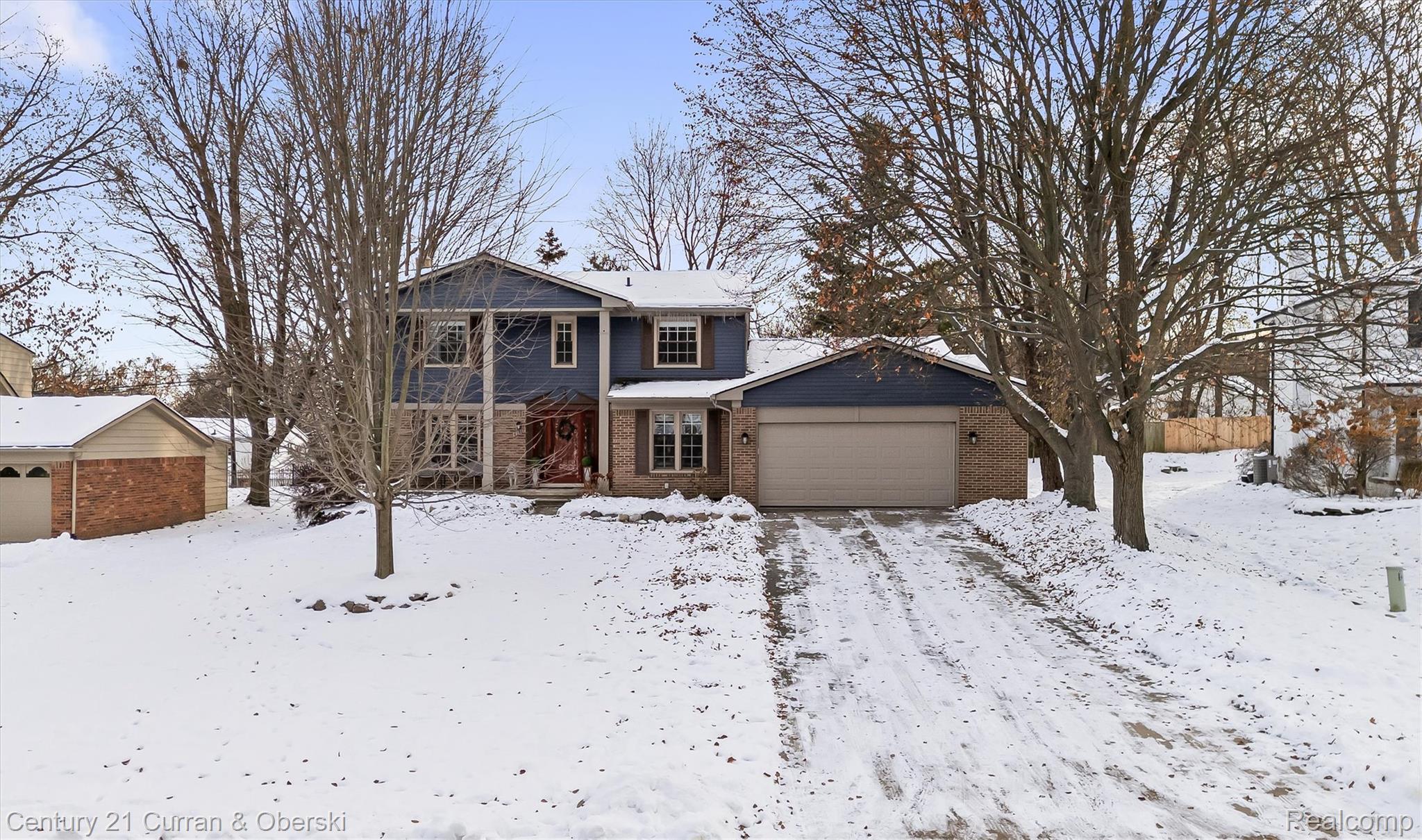 Northville, Michigan, 48167, United States, 5 Bedrooms Bedrooms, ,3 BathroomsBathrooms,Residential,For Sale,2009977