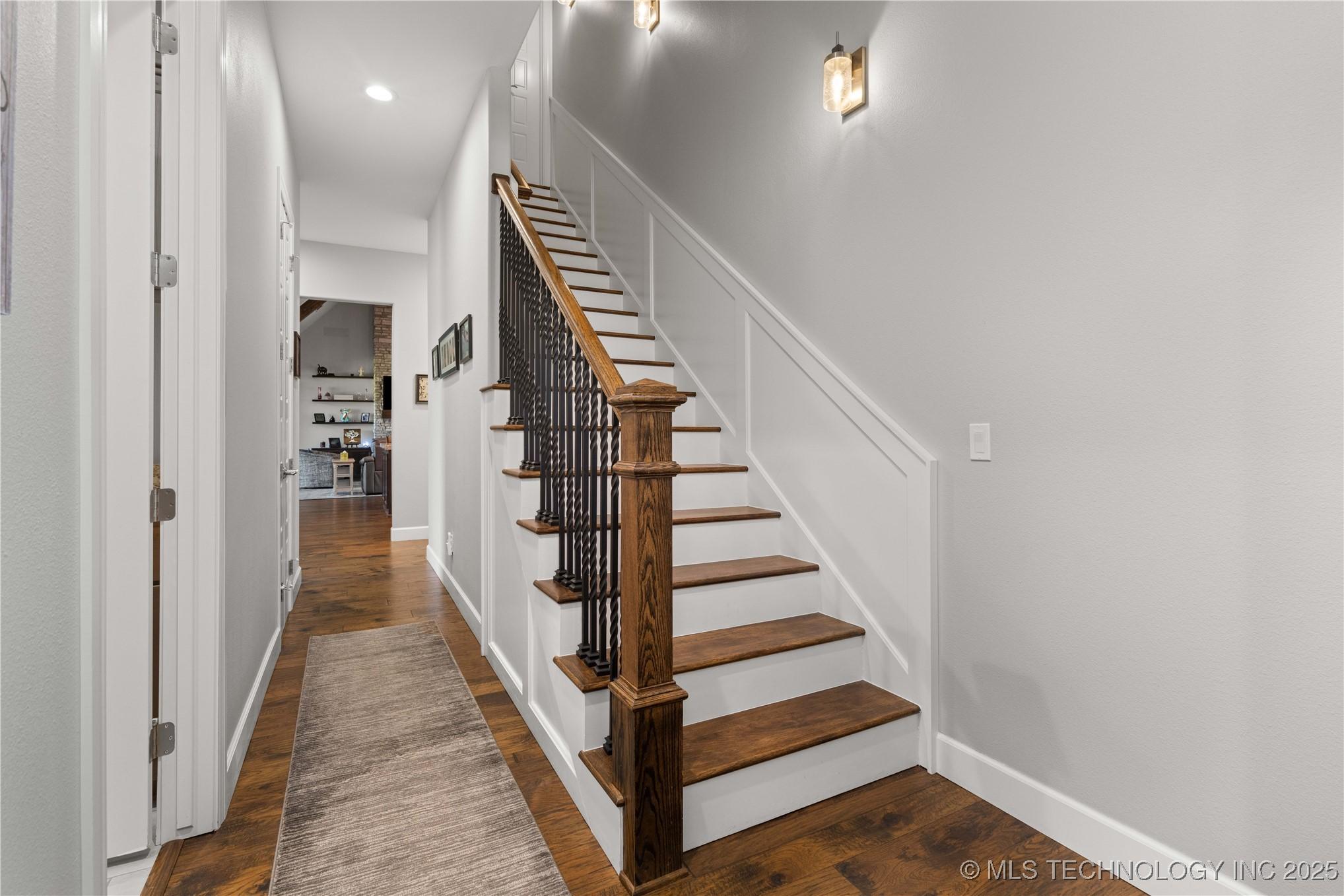 Fort Gibson, Oklahoma, 74434, United States, 4 Bedrooms Bedrooms, ,4 BathroomsBathrooms,Residential,For Sale,2005878