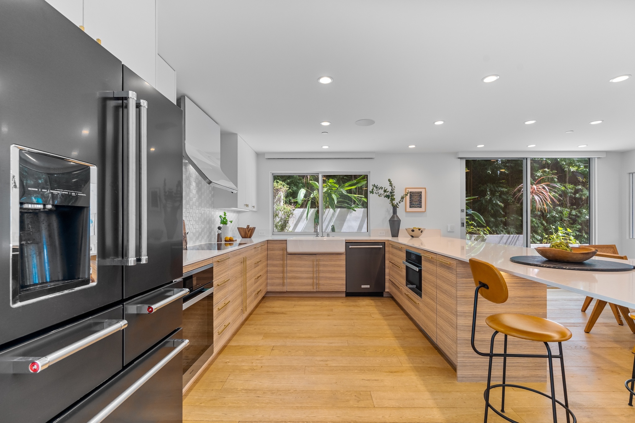  2129 Redcliff St - 物件實景