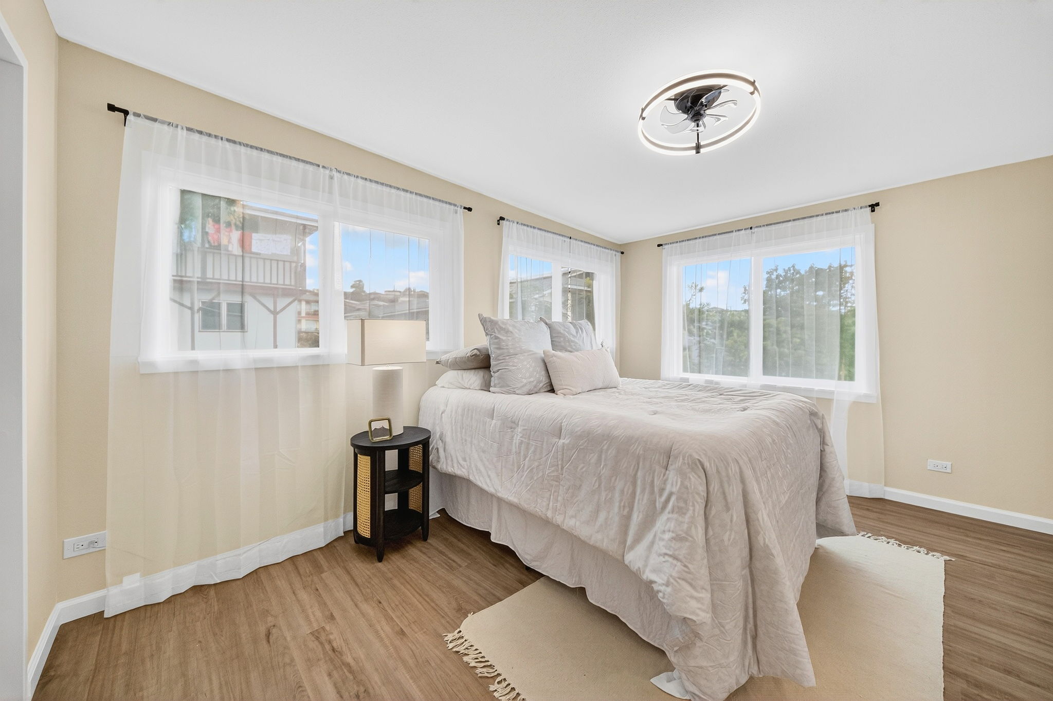 Honolulu, Hawaii, 96818, United States, 4 Bedrooms Bedrooms, ,4 BathroomsBathrooms,Residential,For Sale,2007893