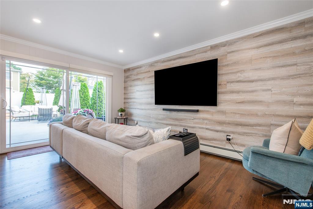 Elmwood Park, New Jersey, 07407, United States, 3 Bedrooms Bedrooms, ,3 BathroomsBathrooms,Residential,For Sale,1941820