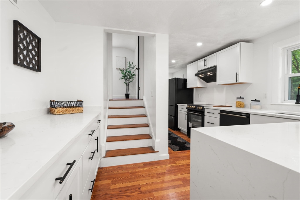Needham, Massachusetts, 02492, United States, 3 Bedrooms Bedrooms, ,2 BathroomsBathrooms,Residential,For Sale,1847293