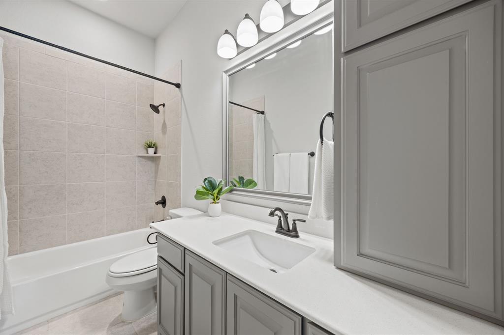 Mansfield, Texas, 76063, United States, 4 Bedrooms Bedrooms, ,4 BathroomsBathrooms,Residential,For Sale,1881326
