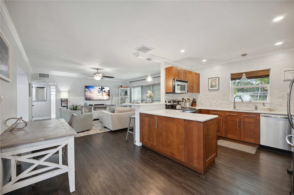 Sarasota, Florida, 34239, United States, 3 Bedrooms Bedrooms, ,2 BathroomsBathrooms,Residential,For Sale,1690637