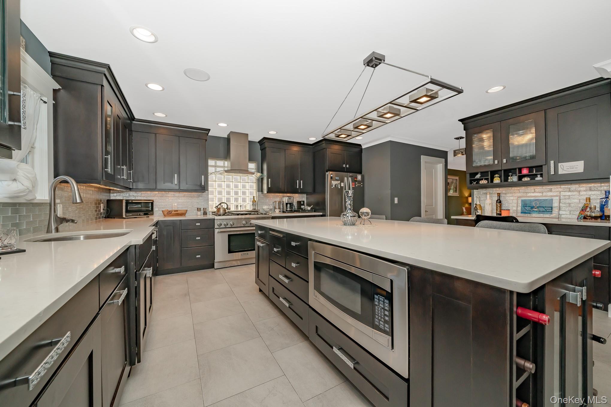 New Hyde Park, New York, 11040, United States, 4 Bedrooms Bedrooms, ,4 BathroomsBathrooms,Residential,For Sale,1976805