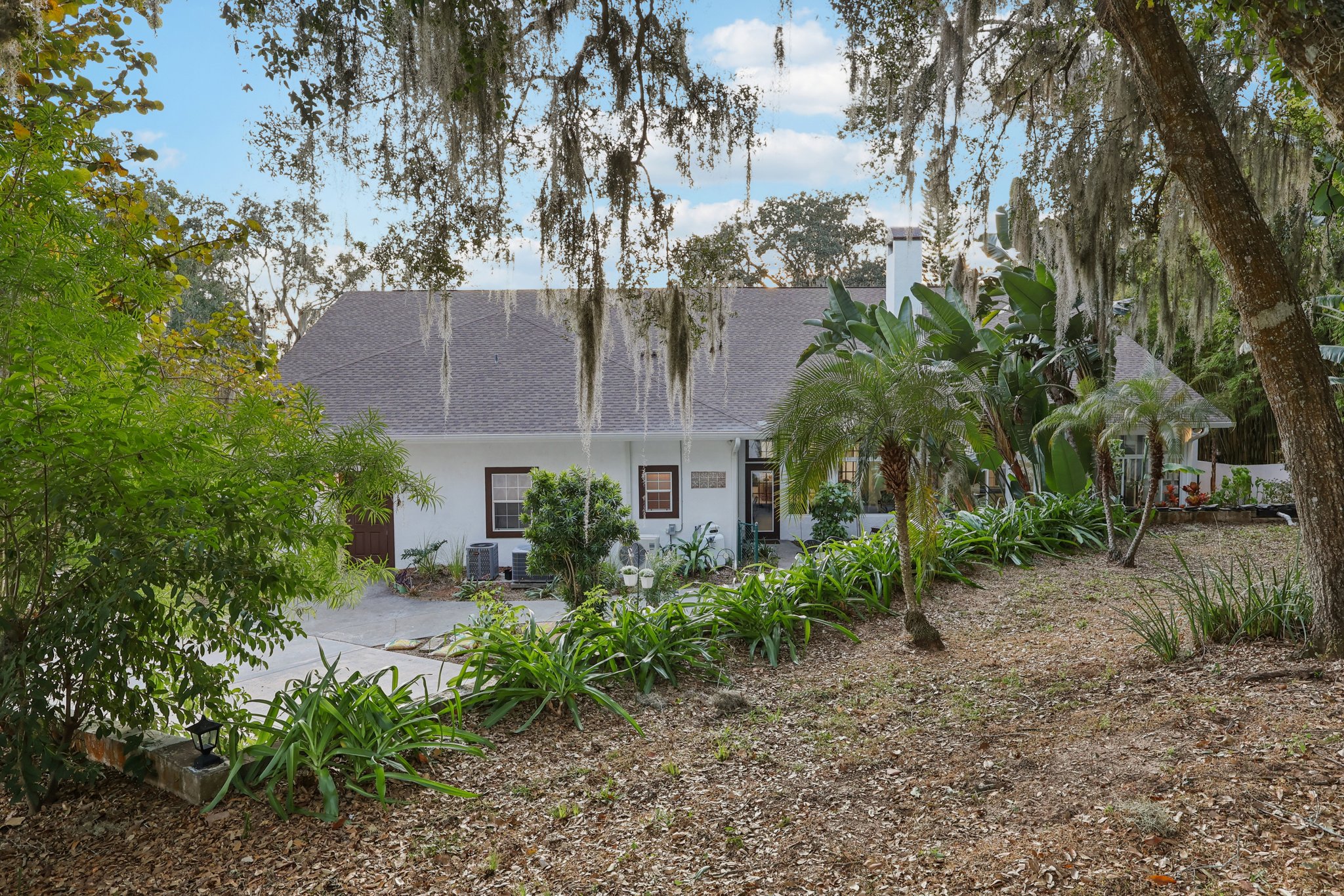 Minneola, Florida, 34715, United States, 4 Bedrooms Bedrooms, ,5 BathroomsBathrooms,Residential,For Sale,2006157