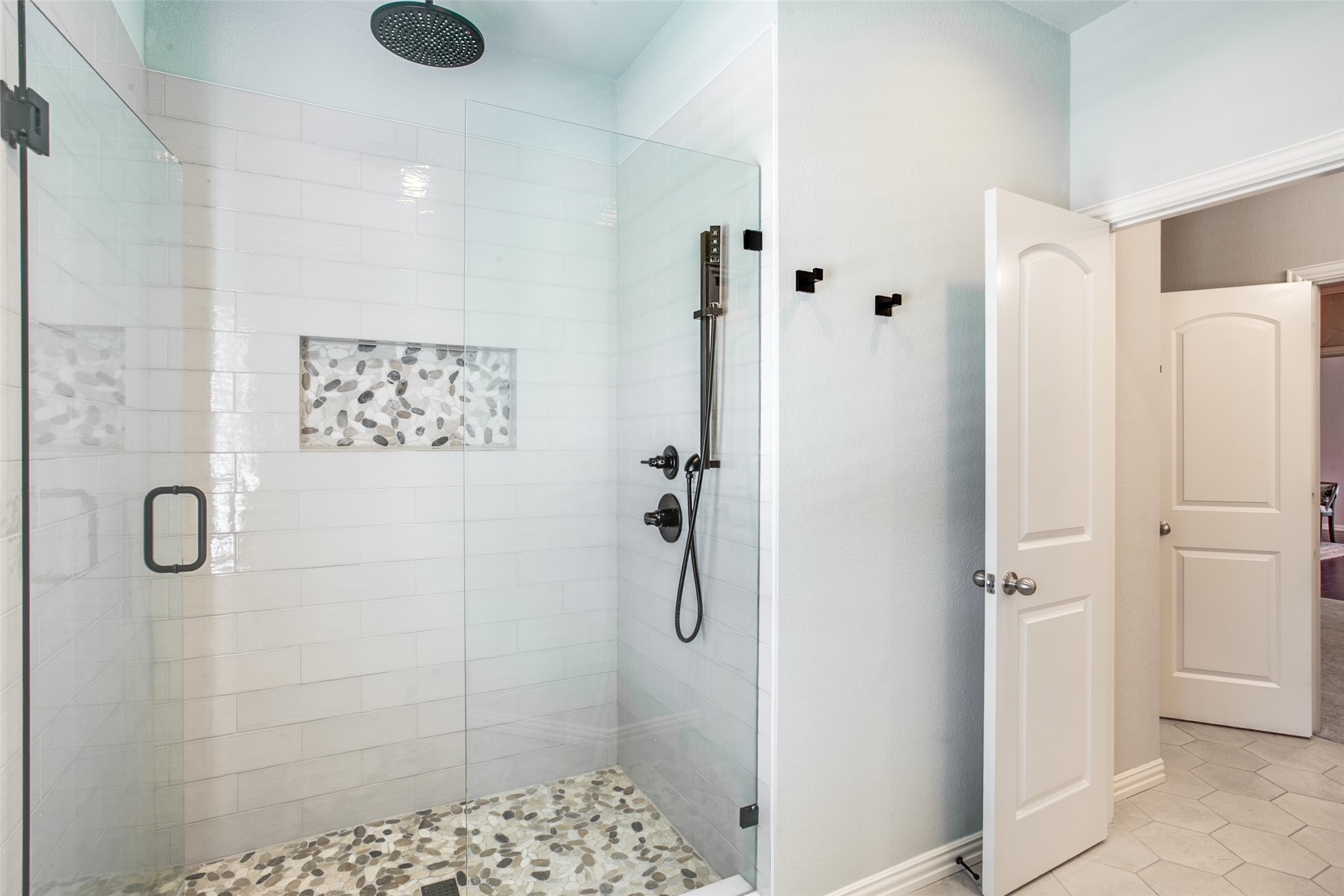 Grapevine, Texas, 76092, United States, 4 Bedrooms Bedrooms, ,3 BathroomsBathrooms,Residential,For Sale,1951115