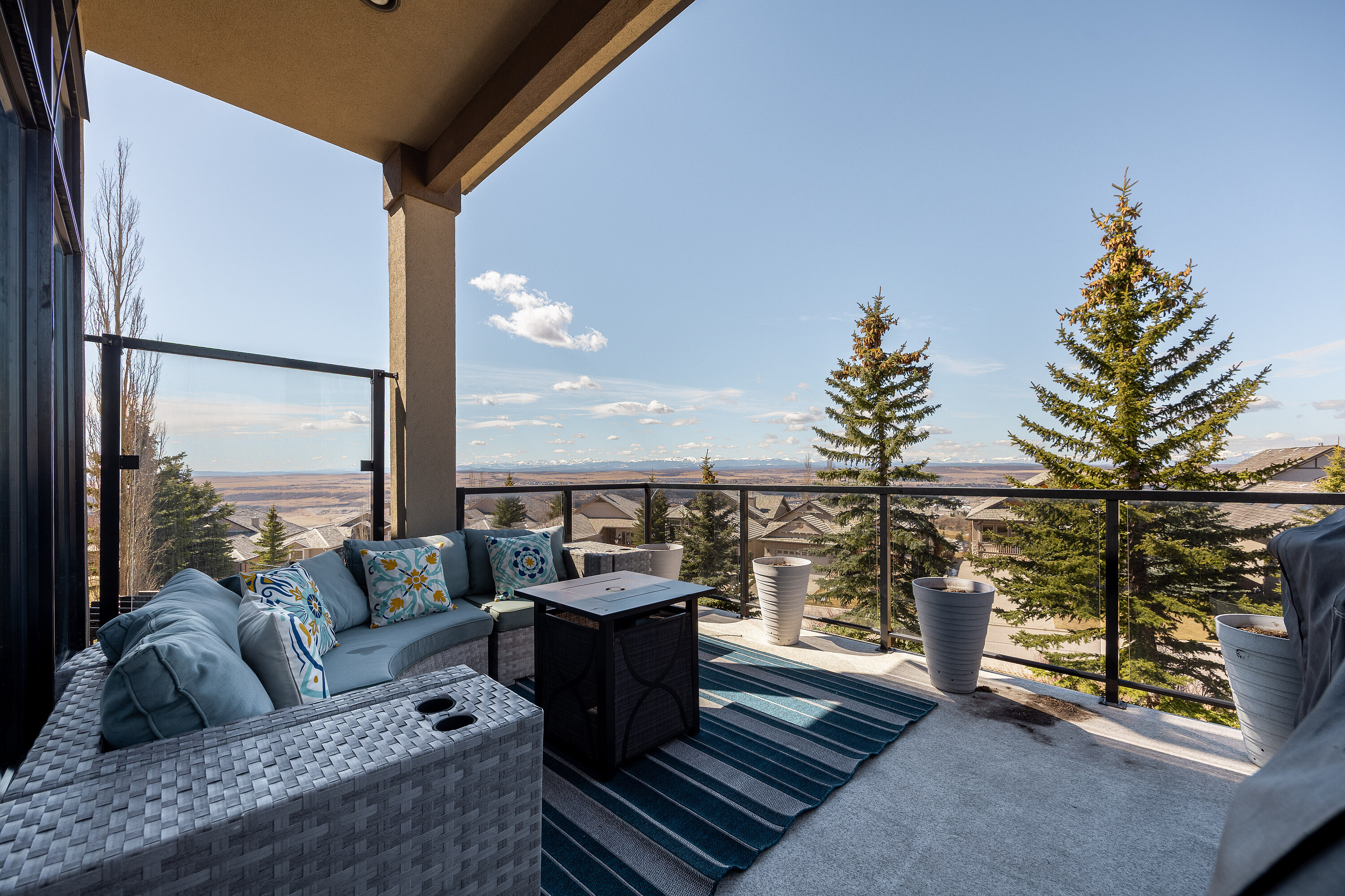  Elevated Mountain View Living - 物件實景