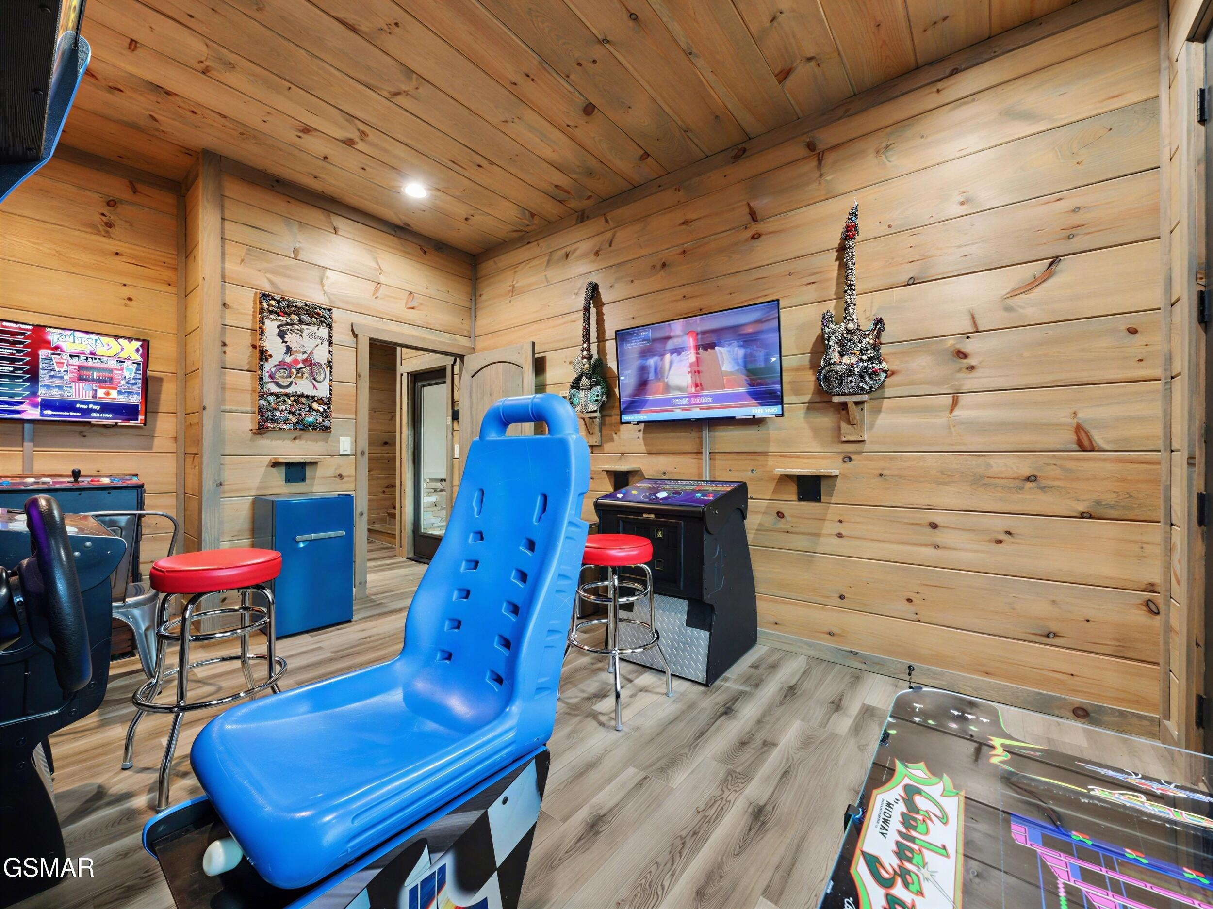 Gatlinburg, Tennessee, 37738, United States, 3 Bedrooms Bedrooms, ,4 BathroomsBathrooms,Residential,For Sale,2012548