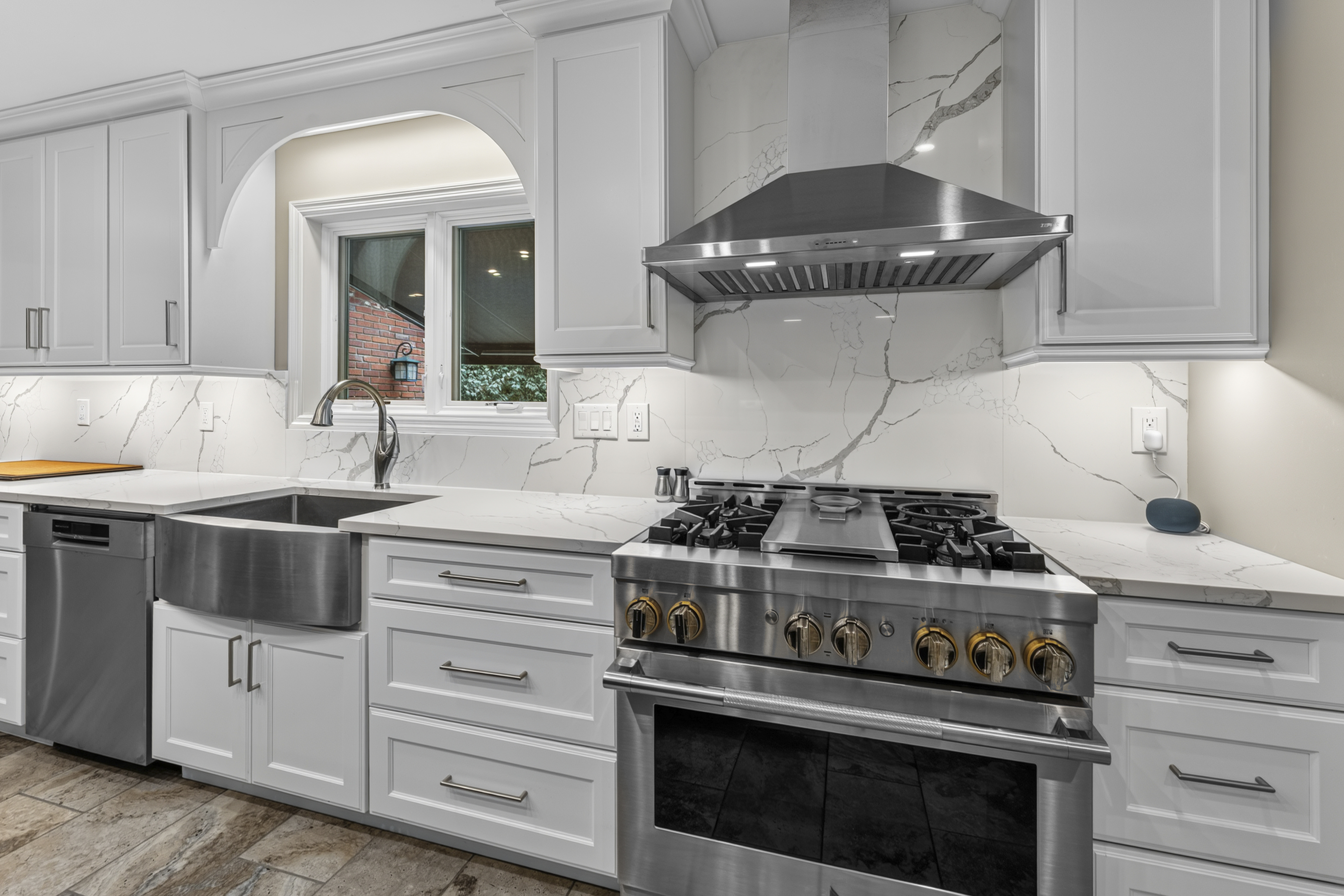  Exquisitely Renovated Home in the heart of Town & Country - 物件實景