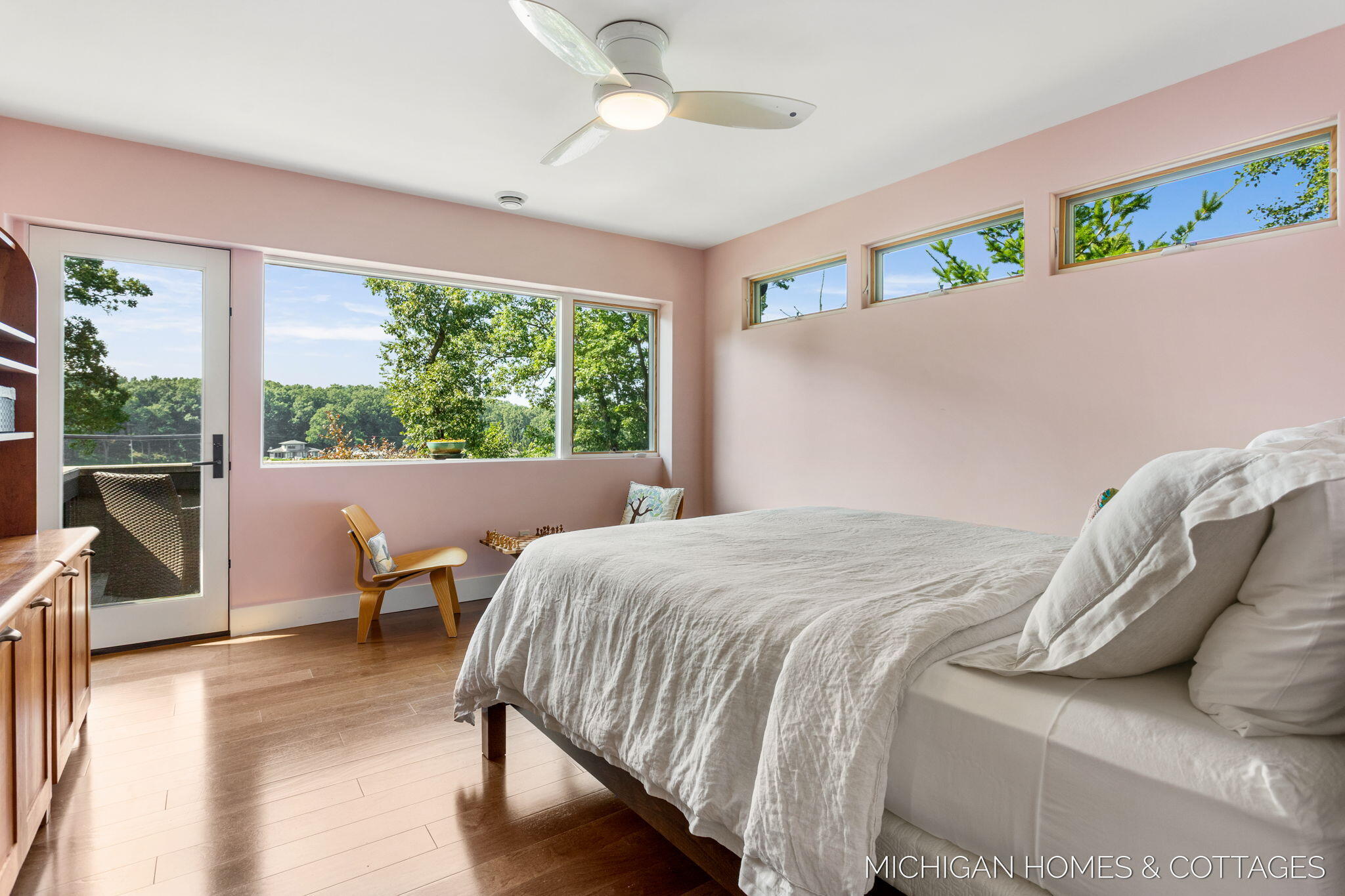 Saugatuck, Michigan, 49453, United States, 5 Bedrooms Bedrooms, ,4 BathroomsBathrooms,Residential,For Sale,1940964