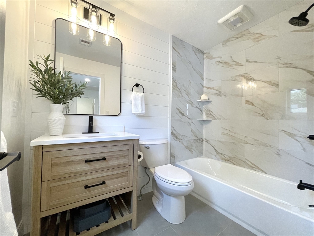 Bellingham, Massachusetts, 02019, United States, 4 Bedrooms Bedrooms, ,4 BathroomsBathrooms,Residential,For Sale,1927389