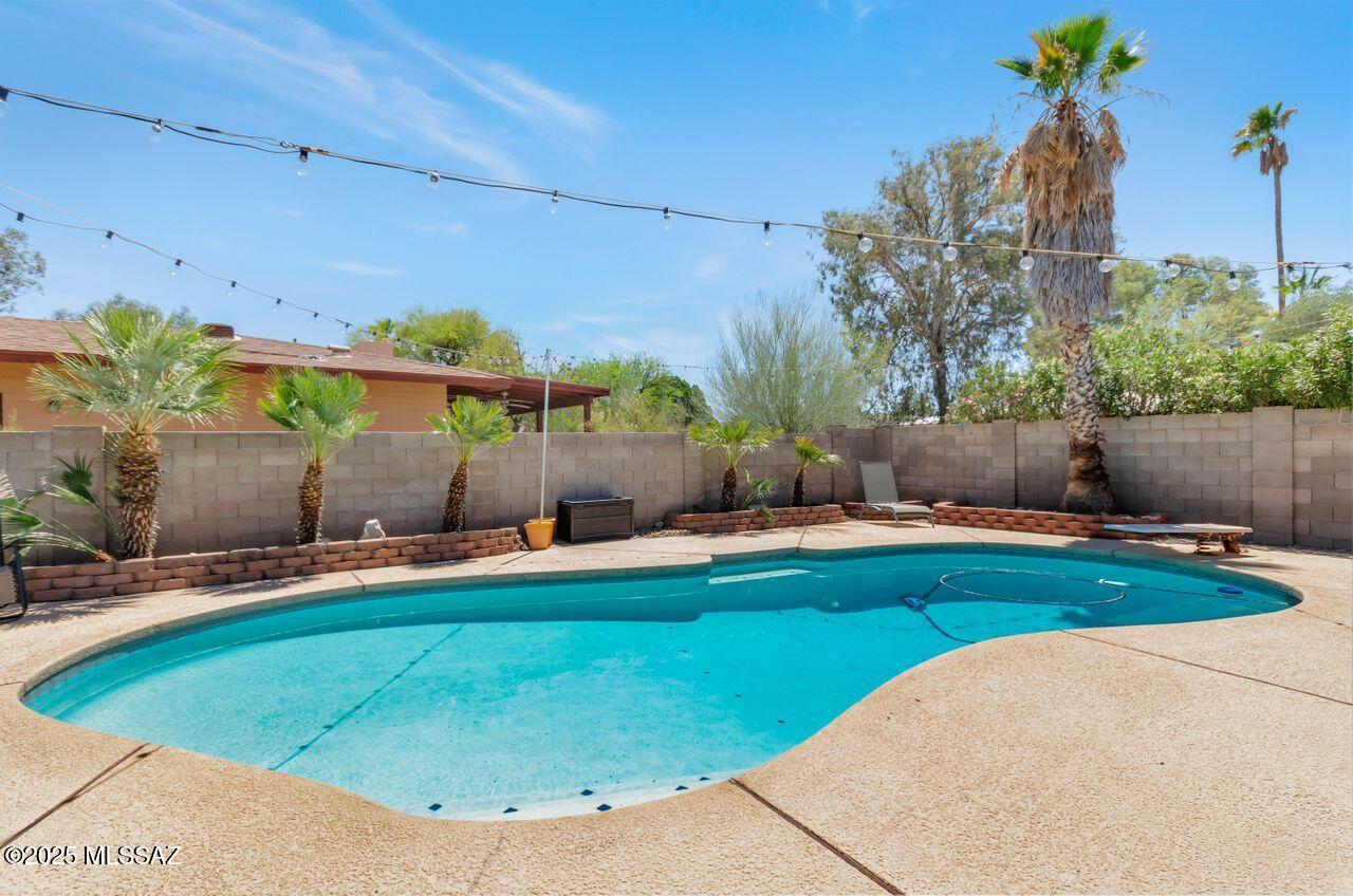 Tucson, Arizona, 85715, United States, 4 Bedrooms Bedrooms, ,2 BathroomsBathrooms,Residential,For Sale,1955495