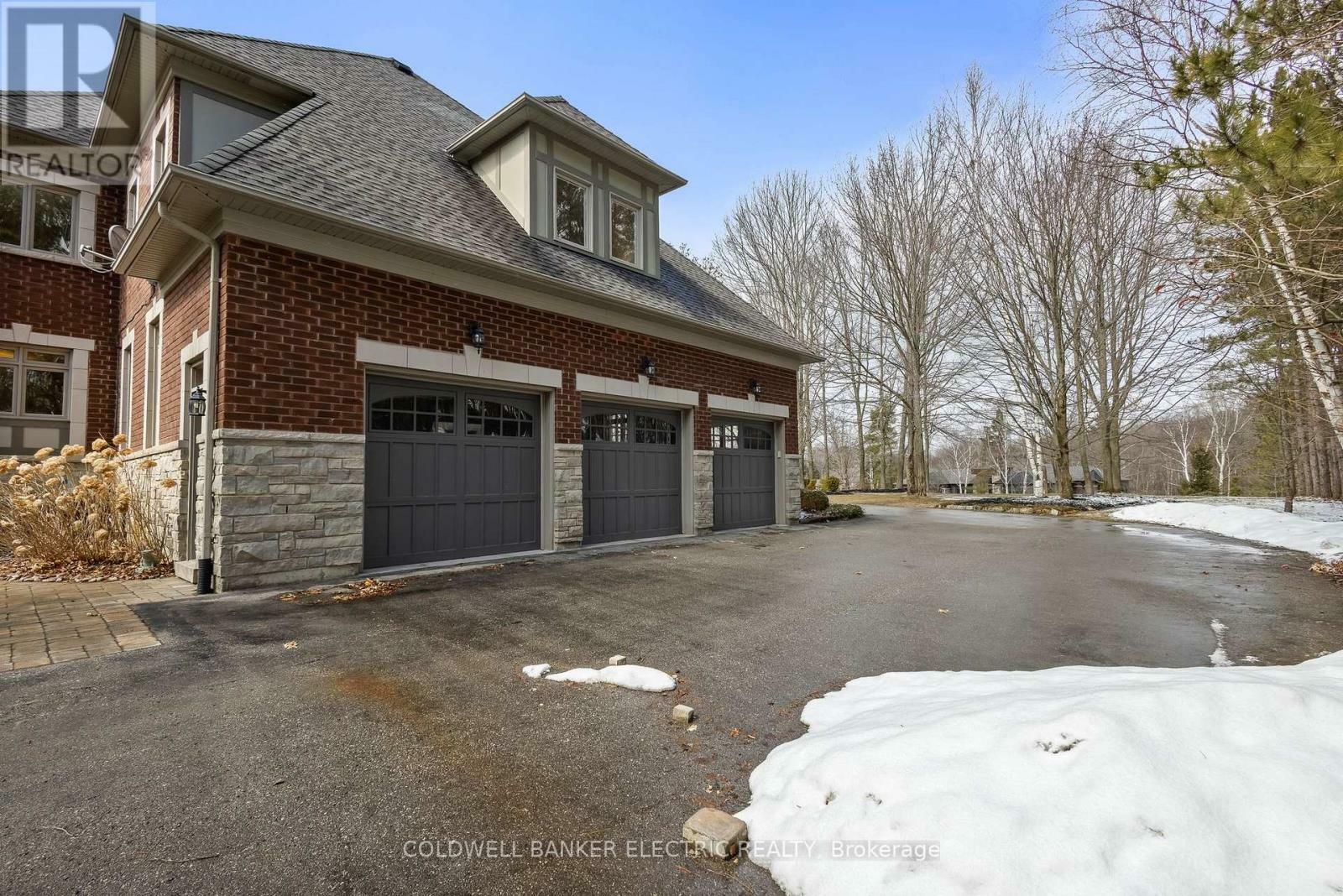 UXBRIDGE, Ontario, L9P 1R4, CA, 7 Bedrooms Bedrooms, ,5 BathroomsBathrooms,Residential,For Sale,1862291
