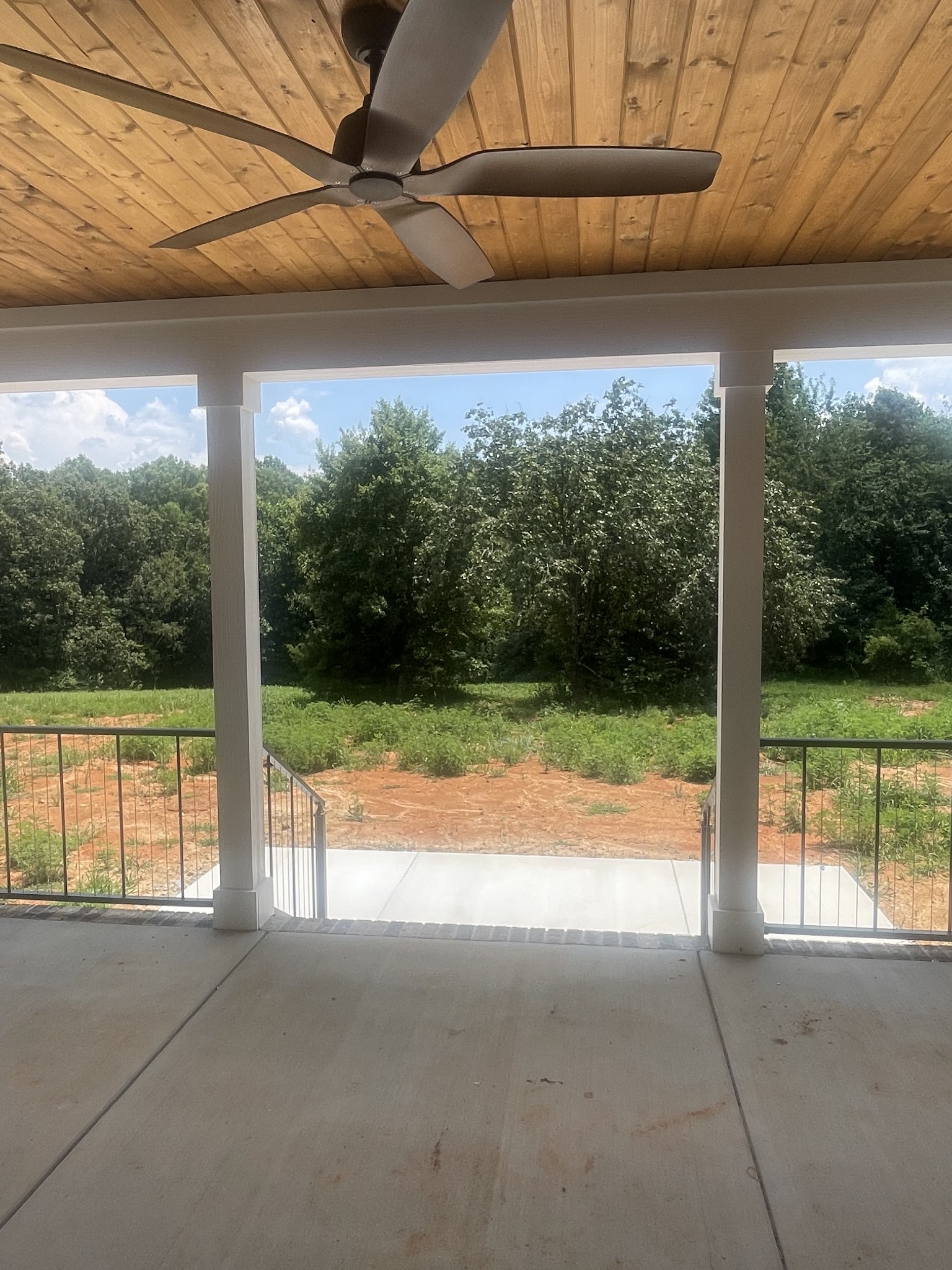 Winchester, Tennessee, 37398, United States, 3 Bedrooms Bedrooms, ,4 BathroomsBathrooms,Residential,For Sale,1928177