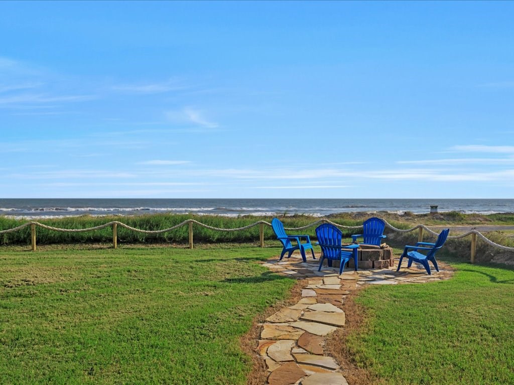 Gilchrist, Texas, 77617, United States, 3 Bedrooms Bedrooms, ,3 BathroomsBathrooms,Residential,For Sale,1978156